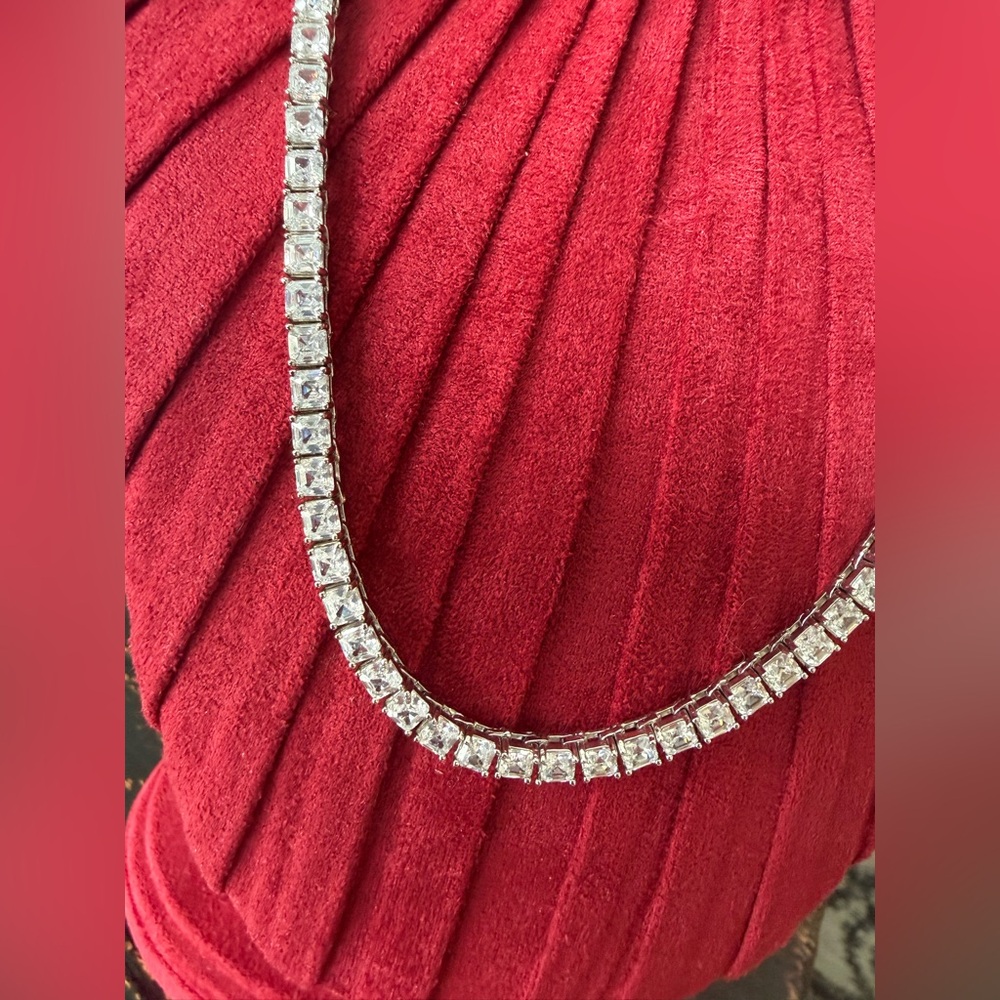 Princess cut diamond tennis necklace - Picture 3 of 4